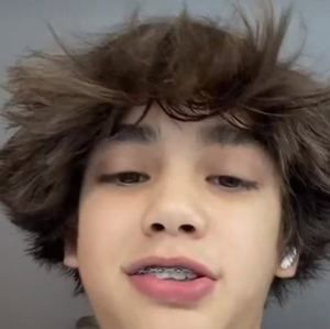 Meet your Posher, Levi